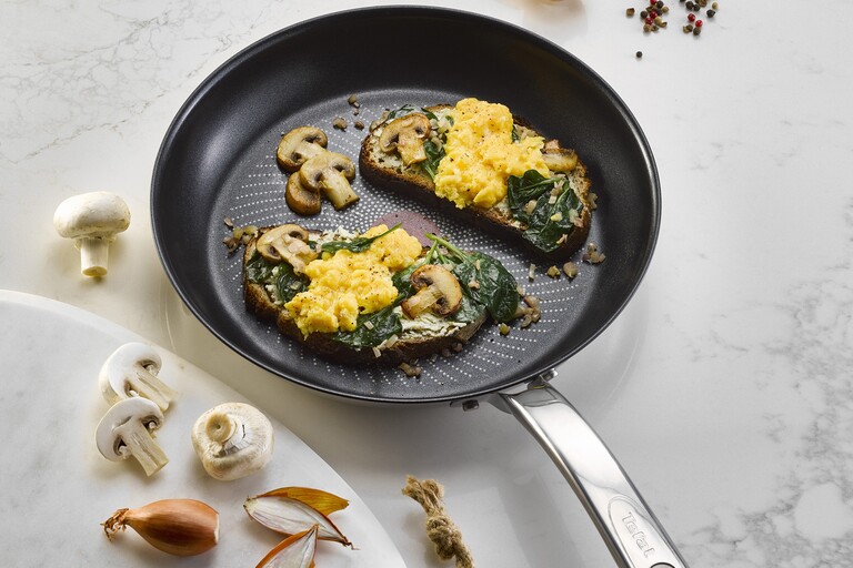 Rostfritt stål med non-stick beläggning