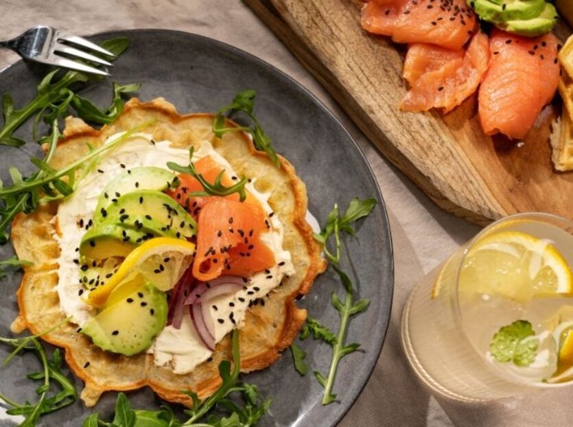 Matig våffla med rökt lax