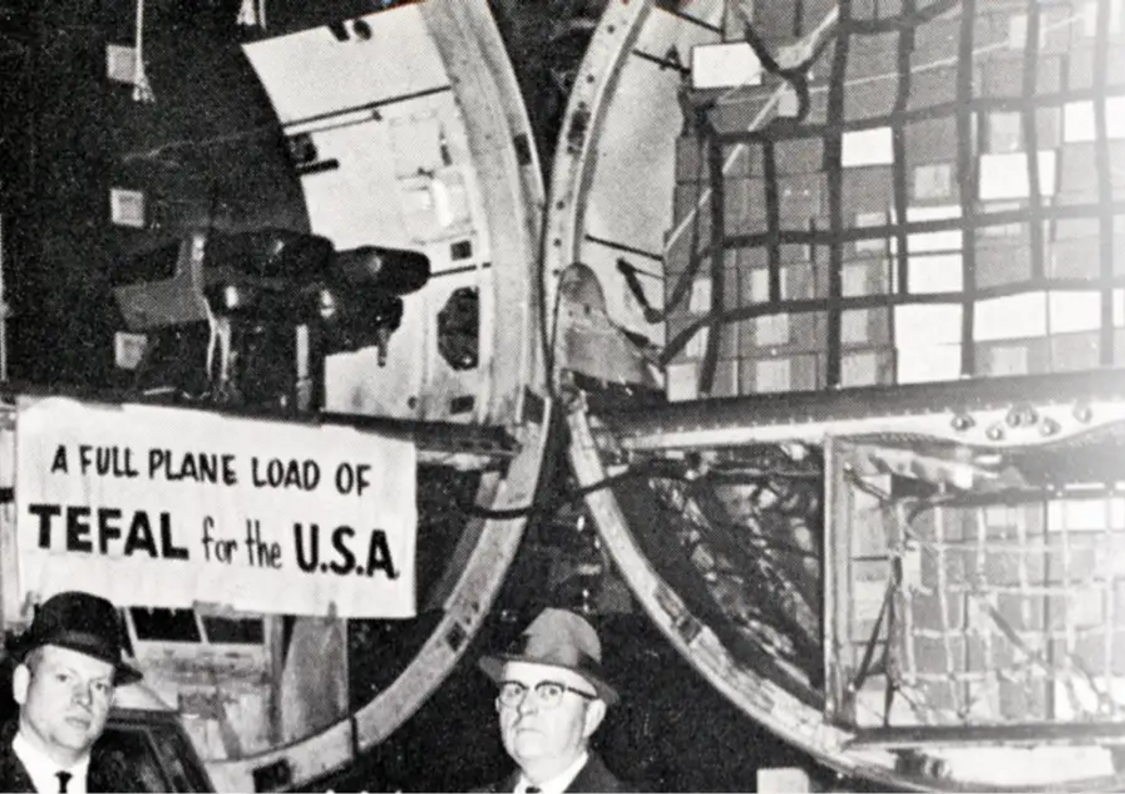 Januari 1961 Ett enda foto och Tefal flyger iväg