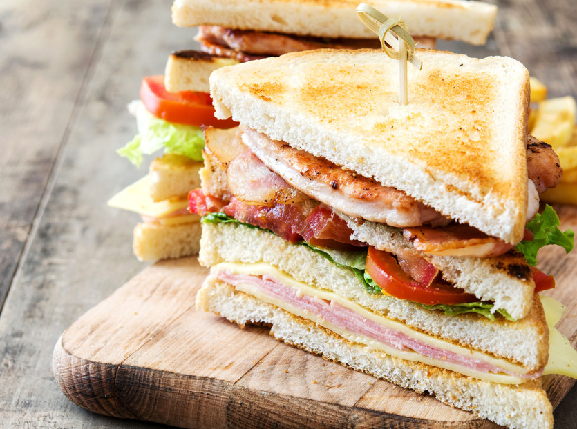 Club sandwich med snabb bearnaisesås