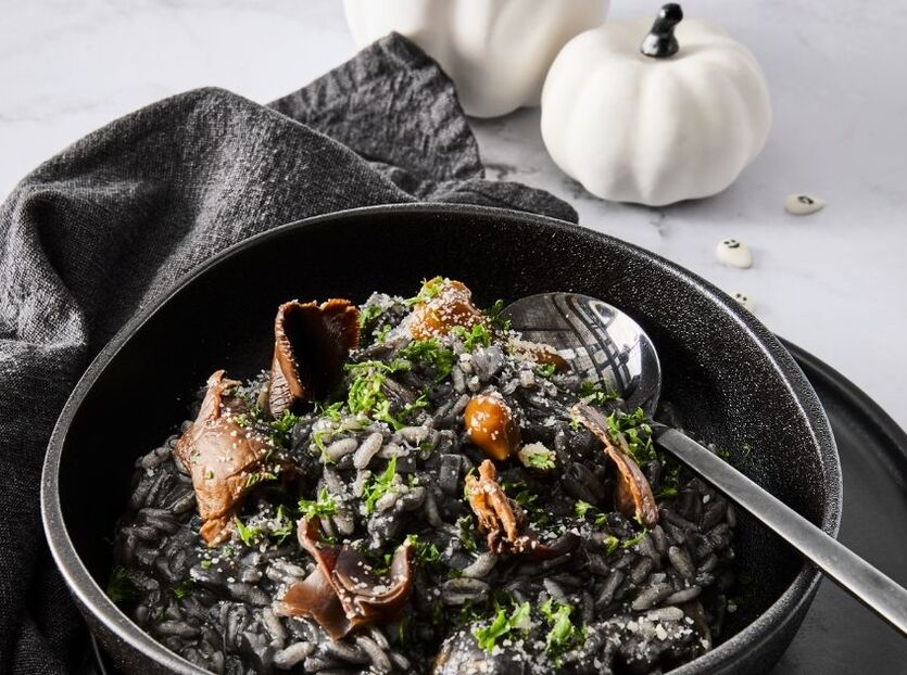 Svart risotto med svamp