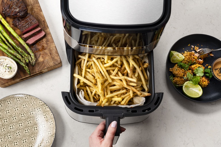 Hur man gör krispiga pommes frites i air fryer