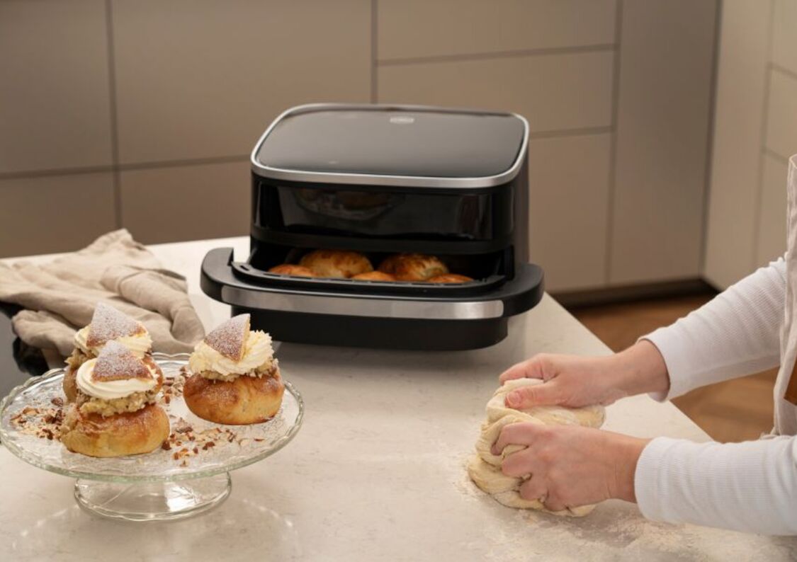 Bli mästare på semmelbullar med hjälp av Easy Fry XL Surface.