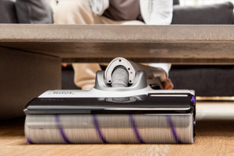 Kan man dammsuga upp kattsand med en dammsugare med moppfunktion?