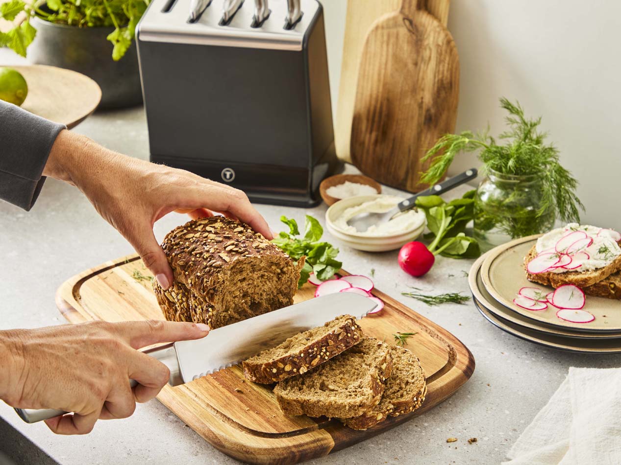 Serien är perfekt för hemmakocken som vill ha hållbara och skarpa knivar dag efter dag och år efter år.