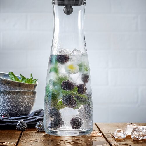Basic glaskaraff 1,0 L, inbyggd sil för bla. Citronvatten 