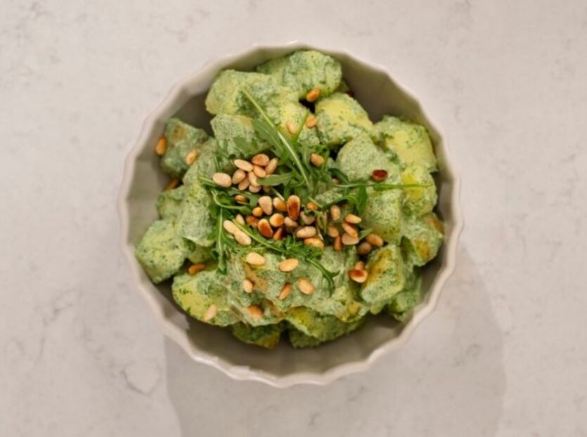 Potatissallad i grön pesto