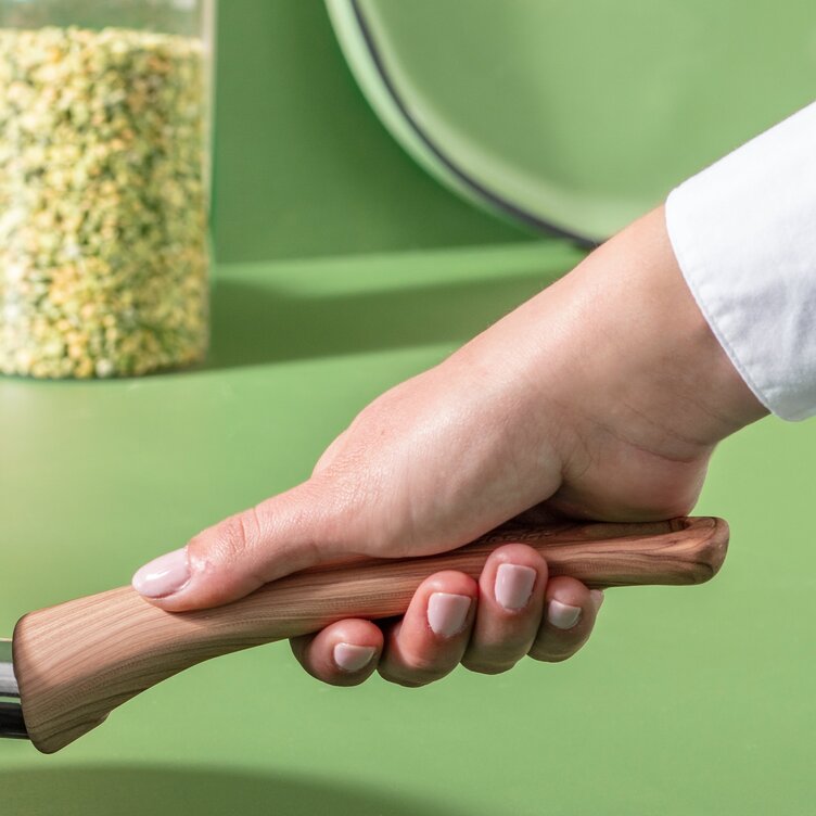 Ergonomiskt handtag för ett bekvämt grepp