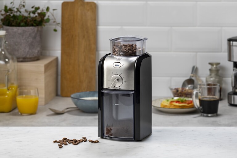 Njut av aromen och smaken av färskmalda kaffebönor varje morgon
