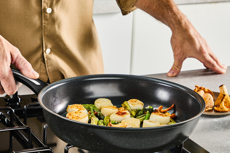 Exceptional Ceramic-serien är utrustad med Tefals innovativa funktioner