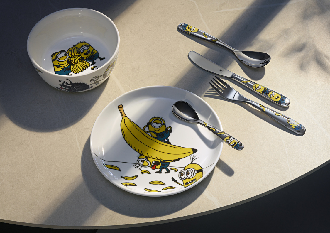 Minions vid matbordet  