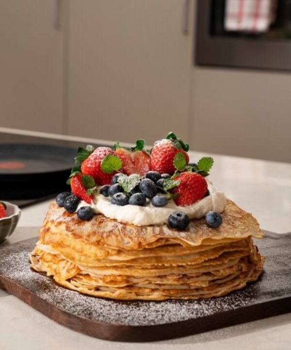 Sötare toppings kan vara: Grädde och bär, sylt, smör och socker eller varför inte lyxa till det med glass och chokladsås med strössel!