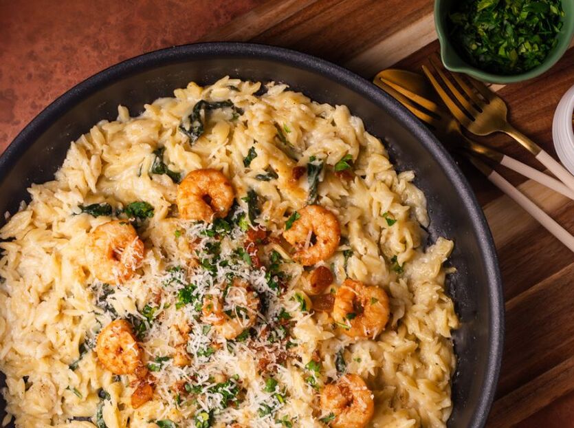 Räkor med Orzo och Spenat -