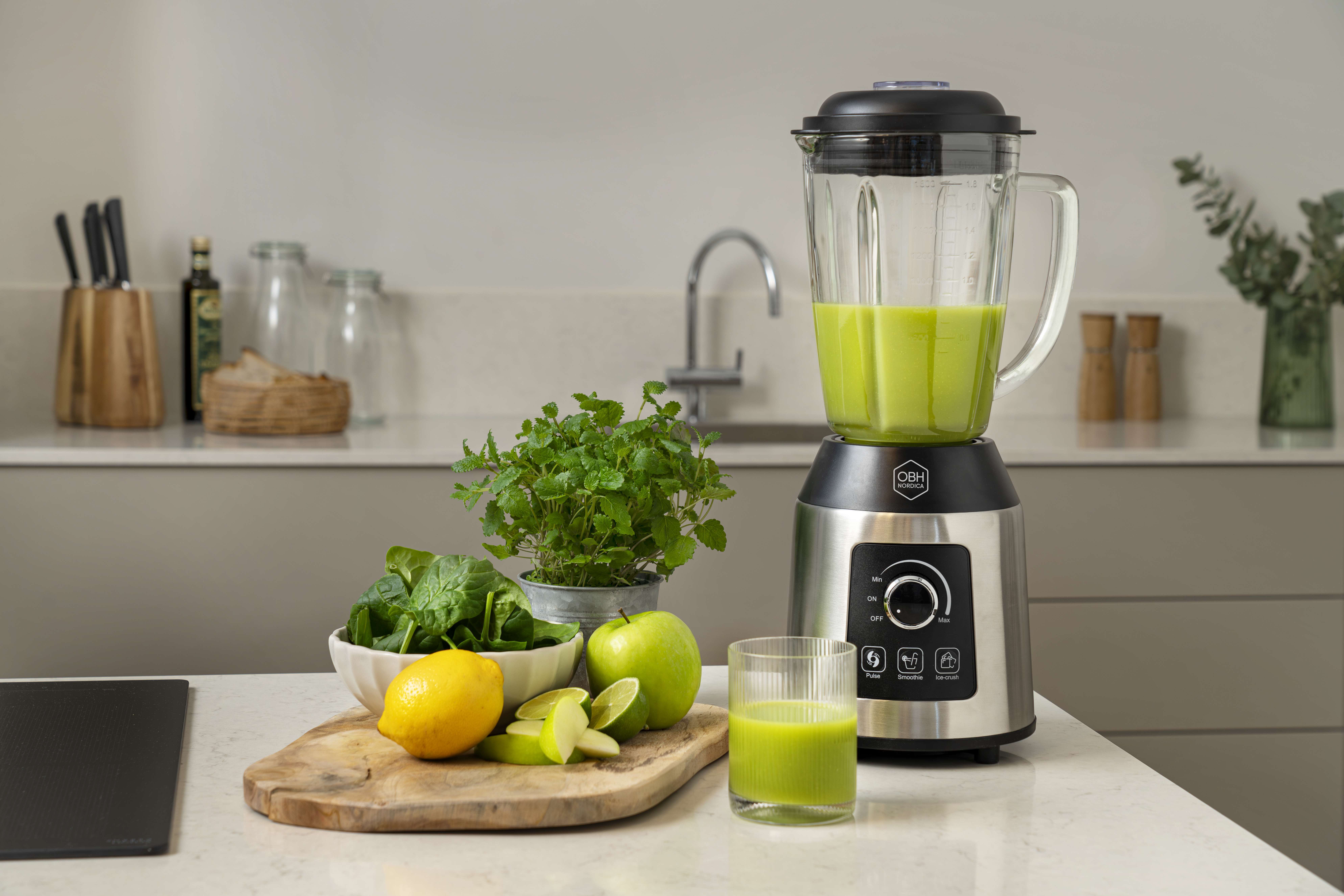 Sharp mix blender - 1,8 L glaskanna för kall och varm vätska upp till 50℃