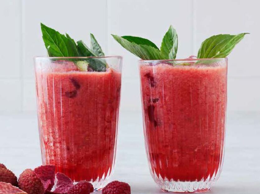 Hallonblandning med litchi och thailändsk basilika