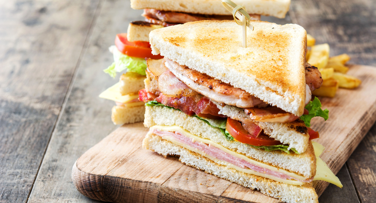 Club sandwich med snabb bearnaisesås