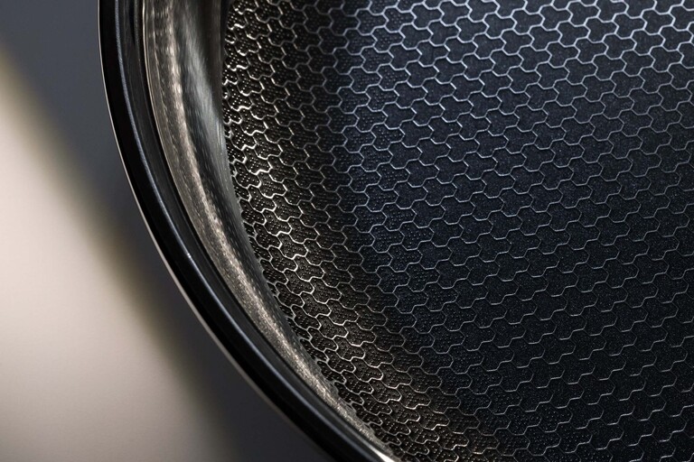 WMF Protection Grid med honeycomb struktur.